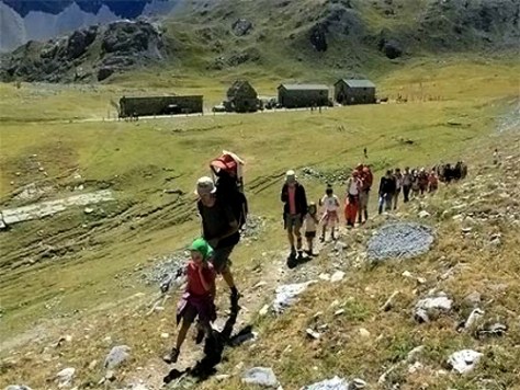 Idee weekend con i bambini in italia piemonte Escursioni a caccia di dinosauri preit cuneo