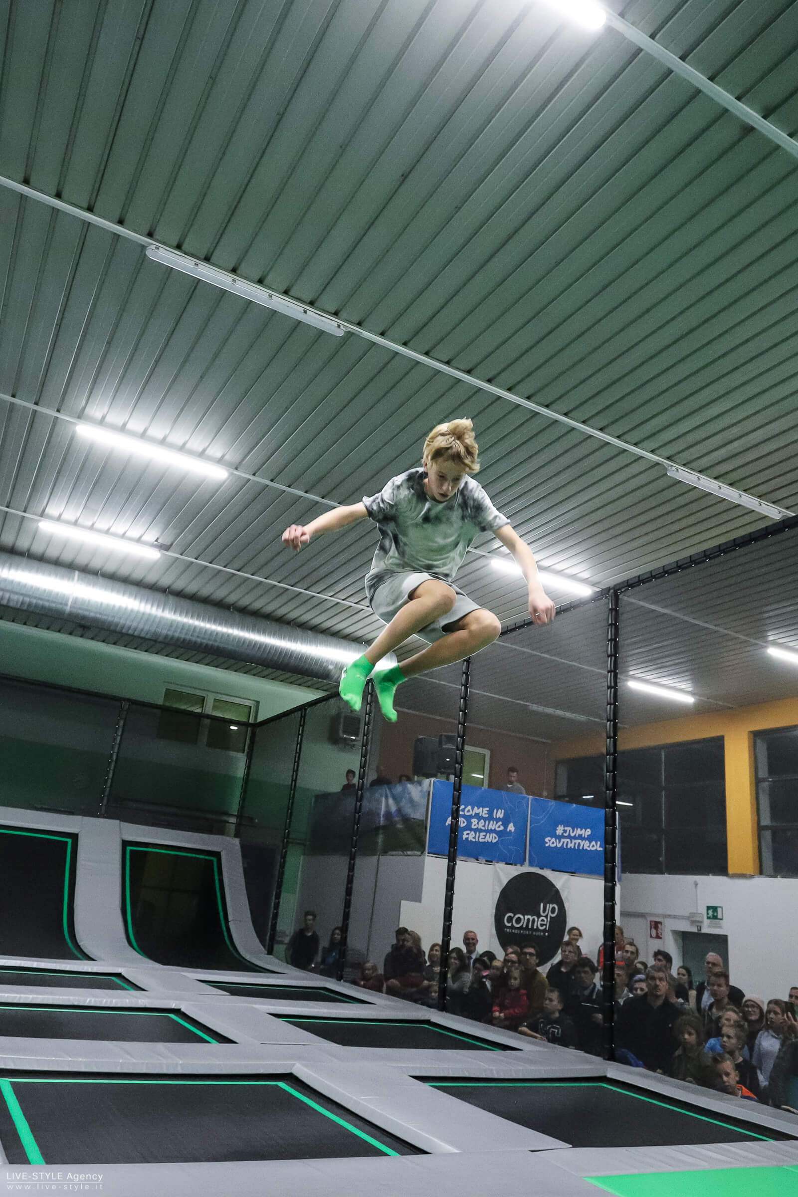 Free jumping, trampolini, simulatori. I nuovi parchi divertimento per